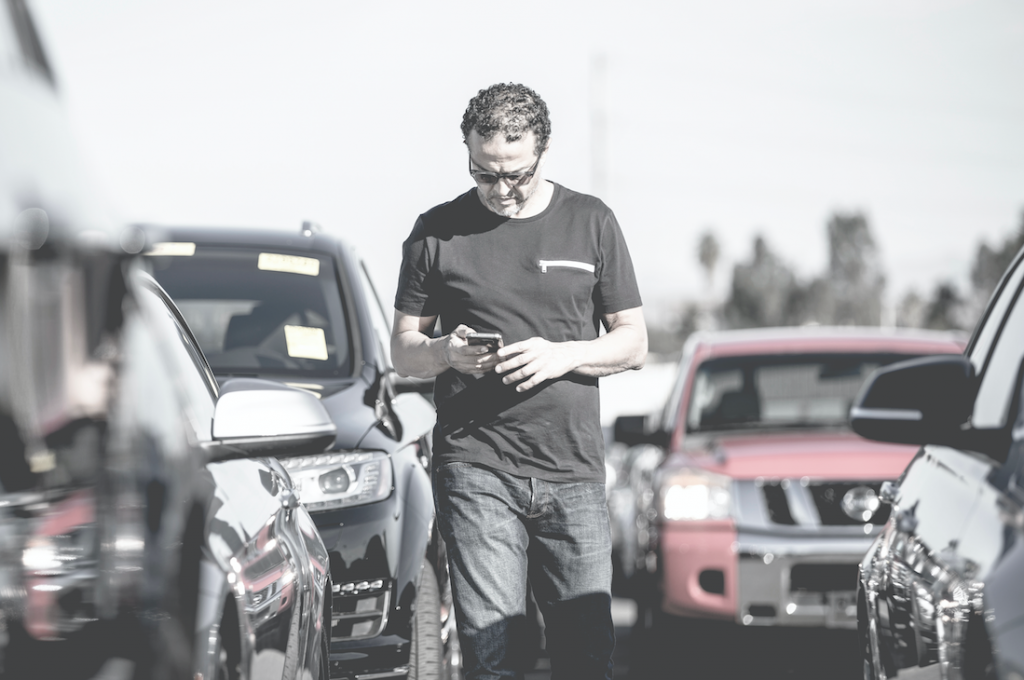 dealer_on_lot-1024×680