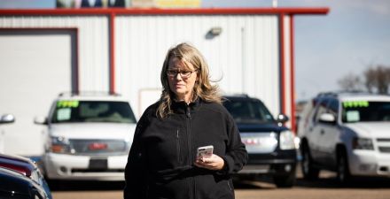 Kathy Ward using her Independent auto dealer floor plan